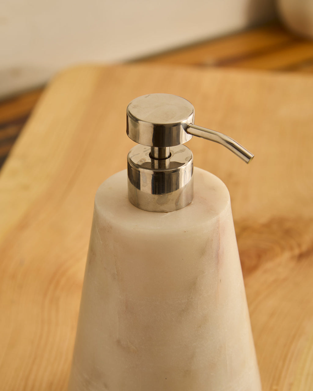 NEO WHITE - Soap Dispenser