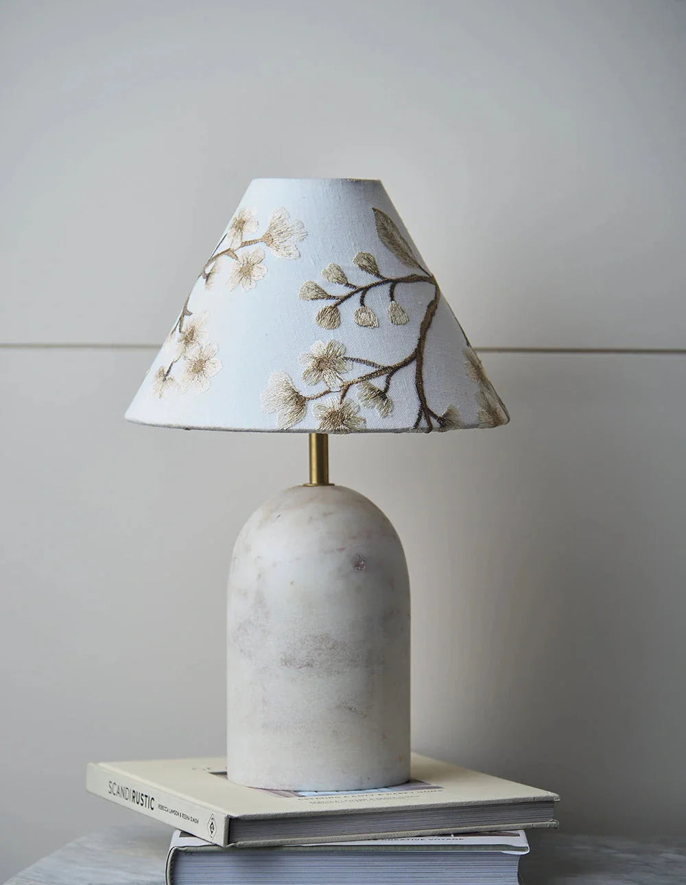 LUNA MARBLE LAMP