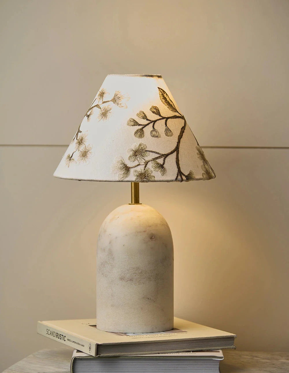 LUNA MARBLE LAMP